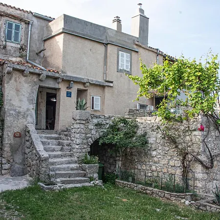 Nives Appartement Lubenice