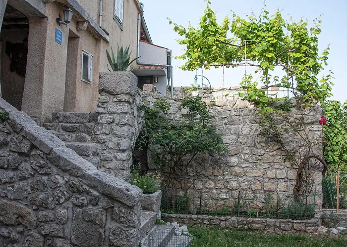 Daire Nives Lubenice